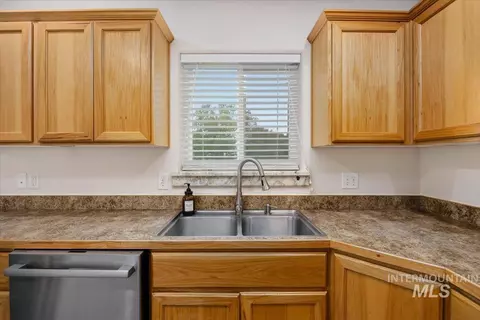 Kitchen - 1305 Lauren Ln, Filer, ID 83328 photo 3 of 3