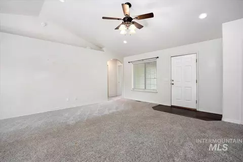 Living - 1305 Lauren Ln, Filer, ID 83328 photo 4 of 5