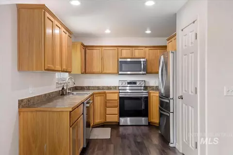 Kitchen - 1305 Lauren Ln, Filer, ID 83328 photo 2 of 3