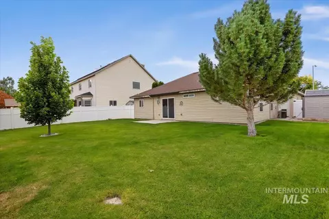 Exterior - 1305 Lauren Ln, Filer, ID 83328 photo 5 of 6