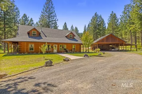 1076 Swenson Ln, Deary, ID 83823