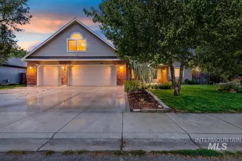 7741 N Dodgin Ave, Boise, ID 83714