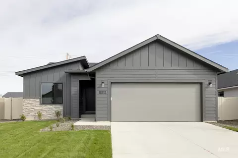 900 SW Jayhawk St, Mountain Home, ID 83647