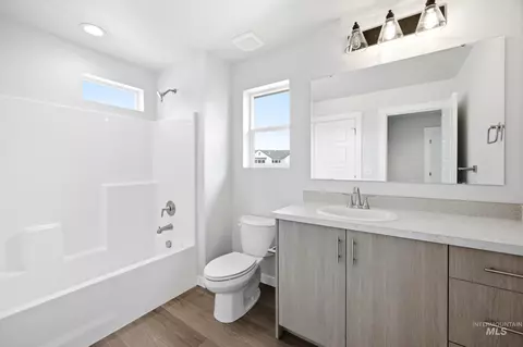 Bath - 7299 W Trumbull Ct, Eagle, ID 83616 photo 3 of 3