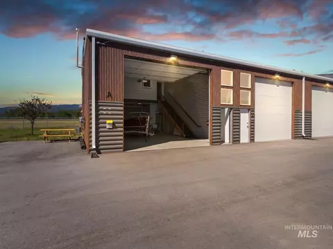 1453 S Main UNIT 1, Cascade, ID 83611