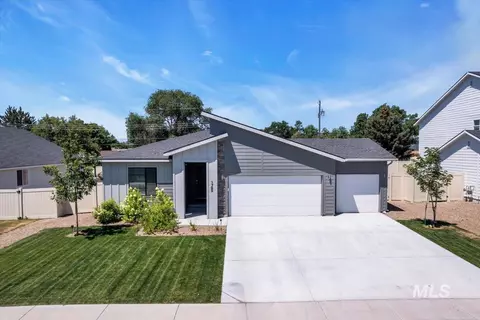 1795 N 8th E, Mountain Home, ID 83647