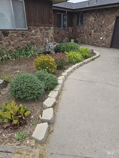 2014 NW 5th Ave, Ontario, OR 97914