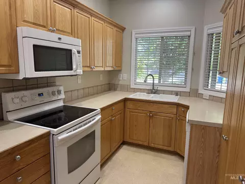 Kitchen - 9424 W Java Ct, Boise, ID 83704 photo 1 of 2