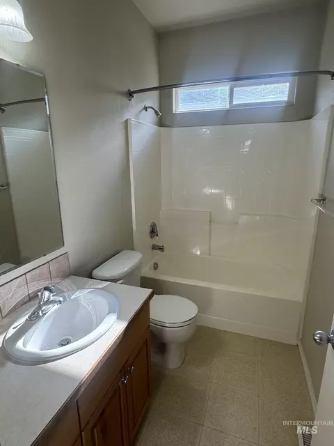 Bath - 9424 W Java Ct, Boise, ID 83704 photo 1 of 1