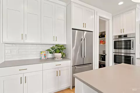 Kitchen - 1744 N Annadale Way, Eagle, ID 83616 photo 6 of 6
