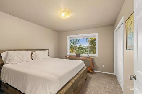 Bedroom - 435 River Pointe, Lenore, ID 83541 photo 4 of 4