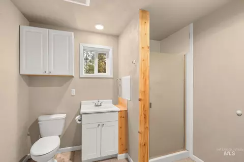 Bath - 435 River Pointe, Lenore, ID 83541 photo 4 of 4