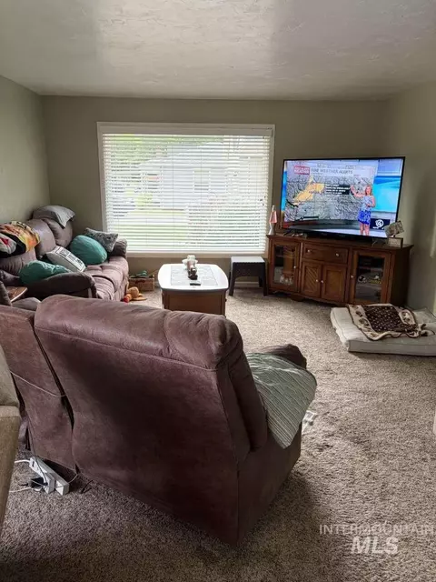 Living - 606 W Cameron Ave, Kellogg, ID 83837 photo 1 of 1