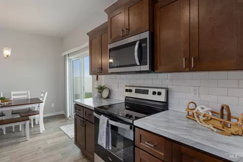 Kitchen - 1326 Concord St, Jerome, ID 83338 photo 7 of 10