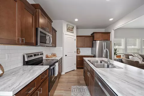 Kitchen - 1326 Concord St, Jerome, ID 83338 photo 2 of 10