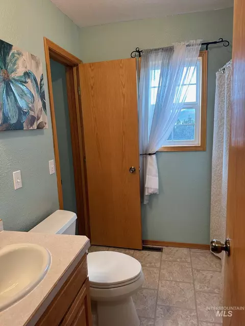 Bath - 2750 S 850 E, Almo, ID 83312 photo 3 of 4