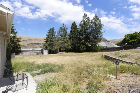 Exterior - 904 3rd St, Asotin, WA 99402 photo 9 of 11