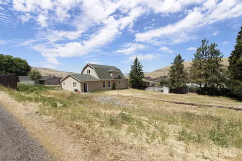 Exterior - 904 3rd St, Asotin, WA 99402 photo 8 of 11
