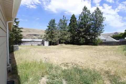 Exterior - 904 3rd St, Asotin, WA 99402 photo 6 of 11