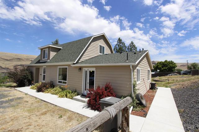 904 3rd St, Asotin, WA 99402