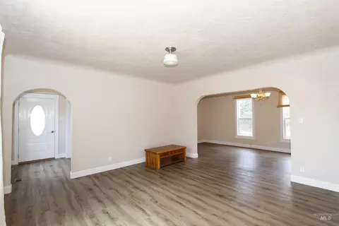 Living - 904 3rd St, Asotin, WA 99402 photo 1 of 1