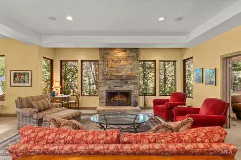 Living - 210 Timberline Rd, Hailey, ID 83333 photo 2 of 4