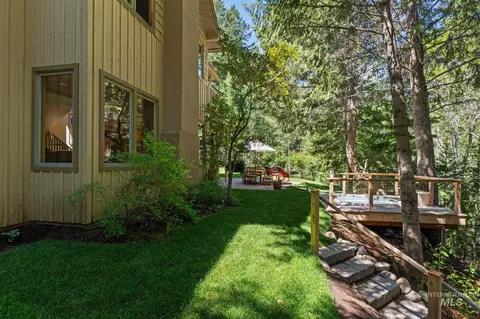 Exterior - 210 Timberline Rd, Hailey, ID 83333 photo 6 of 13