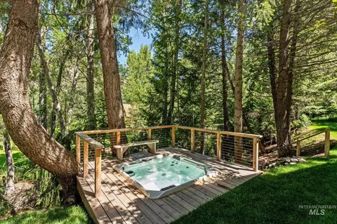 Exterior - 210 Timberline Rd, Hailey, ID 83333 photo 9 of 13