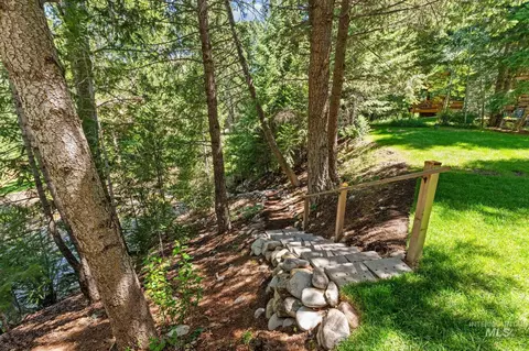 Exterior - 210 Timberline Rd, Hailey, ID 83333 photo 8 of 13