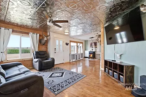 Living - 7285 Mcelroy, Melba, ID 83641 photo 3 of 4