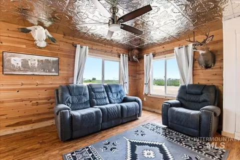 Living - 7285 Mcelroy, Melba, ID 83641 photo 2 of 4