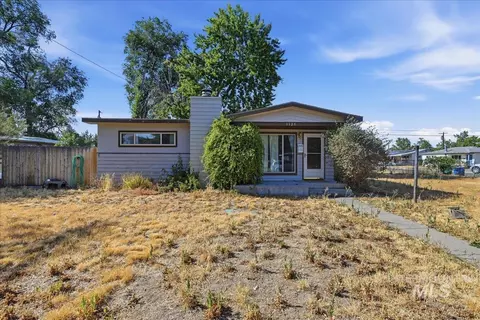 1125 E 11th N, Mountain Home, ID 83647