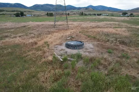 Exterior - 392 River Rd, Grace, ID 83241 photo 3 of 4