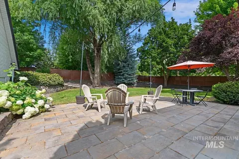 Exterior - 1155 N Ballantyne, Eagle, ID 83616 photo 2 of 8