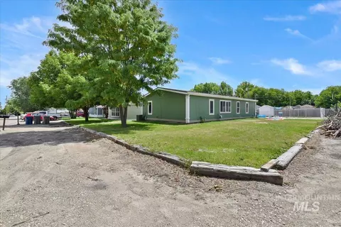 912 4th Ave N, Nampa, ID 83687