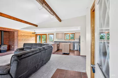 Entry Way - 516 Skyline Dr, Cascade, ID 83611 photo 1 of 4