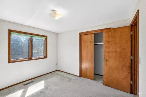Bedroom - 516 Skyline Dr, Cascade, ID 83611 photo 6 of 7