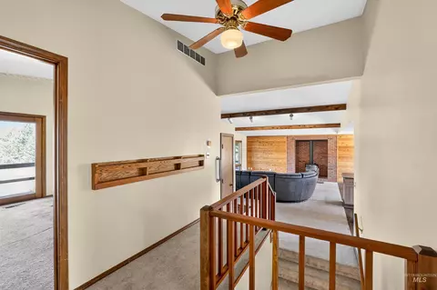 Entry Way - 516 Skyline Dr, Cascade, ID 83611 photo 3 of 4