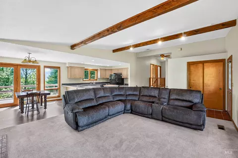 Living - 516 Skyline Dr, Cascade, ID 83611 photo 3 of 4