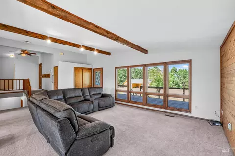 Living - 516 Skyline Dr, Cascade, ID 83611 photo 1 of 4