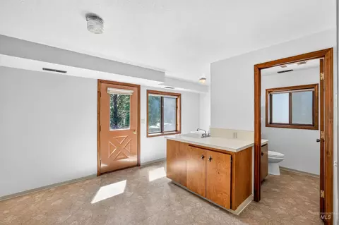 Other - 516 Skyline Dr, Cascade, ID 83611 photo 5 of 10