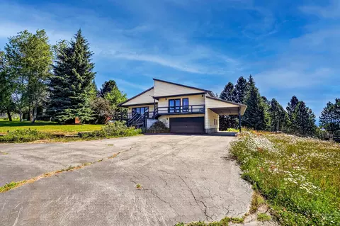 Exterior - 516 Skyline Dr, Cascade, ID 83611 photo 2 of 11