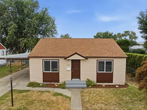 1122 9th St, Clarkston, WA 99403