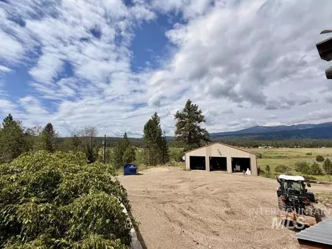 Exterior - 40 Atkin Ln, Cascade, ID 83611 photo 3 of 10