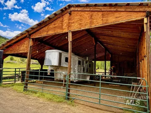 Exterior - 40 Atkin Ln, Cascade, ID 83611 photo 8 of 10