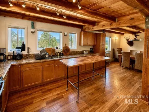 Kitchen - 40 Atkin Ln, Cascade, ID 83611 photo 2 of 2