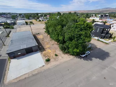 108 E 33 Rd St, Garden City, ID 83714