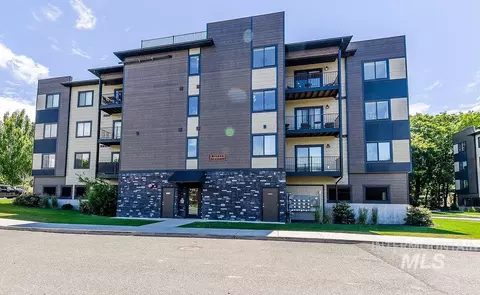 103 N Almon #102, Moscow, ID 83843