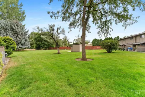 264 N Eagle Glen Ln, Eagle, ID 83616 photo 24