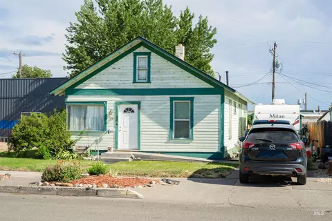 23 E 2nd Ave, Glenns Ferry, ID 83623 photo 4